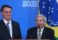 Anotação de general mostra cobrança para que Bolsonaro se vacinasse na pandemia