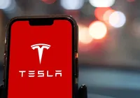 Robotáxi? Tesla lança serviço com motoristas em teste nos EUA imagem