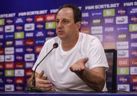 Rogério Ceni quer observar de perto nova joia da base do Bahia