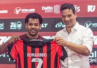 Romarinho cita rival histórico e projeta data de estreia no Vitória