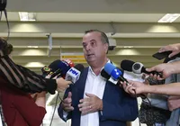 PL da Anistia: senador bate boca com jornalista em entrevista