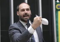 Taxação de Trump pode resultar em cassação e prisão de Eduardo Bolsonaro imagem