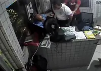 Vídeo: porteiro é agredido e enforcado por ex-policial militar