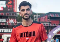 Volante é regularizado e já pode fazer estreia pelo Vitória; confira imagem