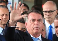 De tornozeleira, Bolsonaro deve ir a encontro da oposição no Congresso imagem