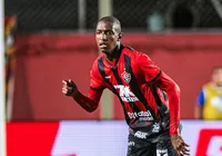 Zagueiro da base volta a treinar dois meses após cirurgia no tornozelo imagem