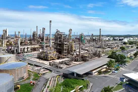 Com a Acelen, Mataripe é outra refinaria - Imagem