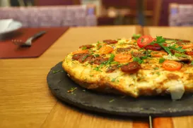 Do balcão da padaria ao conceito de delicatessen da família Faro - Imagem