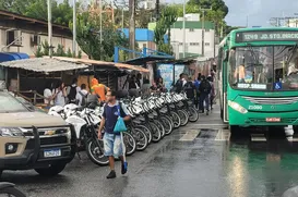 Engenho Velho da Federação e Tancredo Neves amanhecem sem ônibus - Imagem
