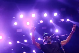 "Me sinto privilegiado por estar aqui", declara Edson Gomes na Arena A TARDE - Imagem