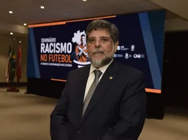 "Torcedor infrator será banido de todos os estádios do país" - Imagem