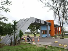 Uefs abre processo seletivo para professores com salário surpreendente - Imagem