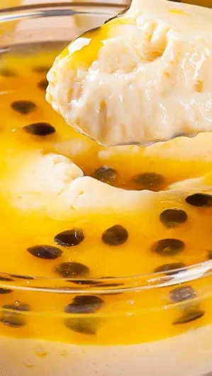 Aprenda como fazer delicioso mousse de maracujá com apenas 3 ingredientes