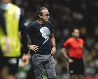 Atlético-MG vive crise antes de enfrentar o Vitória no Brasileirão