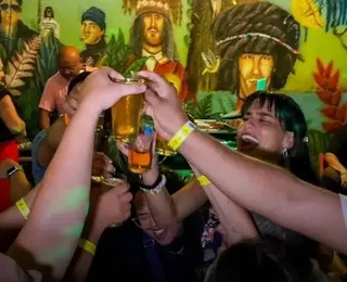Bar oferece 13 barris de chope se Bolsonaro for condenado
