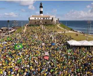 Bolsonaristas protestam contra Moraes no Farol da Barra