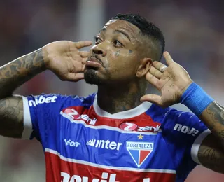 Carrasco! Ex-Vitória, Marinho marca golaço contra o Bahia; assista