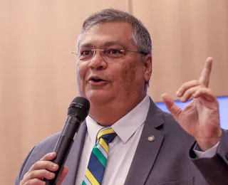 Dino é oficialmente Cidadão Baiano e celebra história do estado