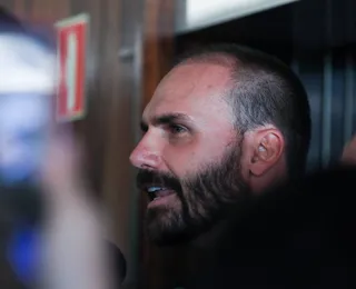 Eduardo Bolsonaro chama Moraes de "juiz louco" em entrevista nos EUA
