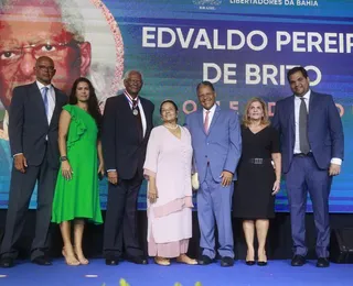 Edvaldo Brito é homenageado com a Medalha da Ordem 2 de Julho