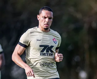 Expulso, zagueiro desfalca o Vitória para encarar o Flamengo