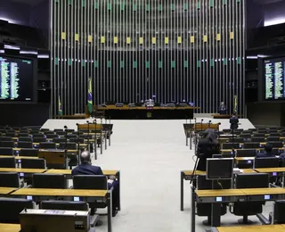 Expulsões enfraquecem bancada do partido de Bolsonaro na Câmara