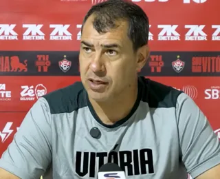 Fábio Carille se diz "satisfeito" com o Vitória e defende Lucas Braga