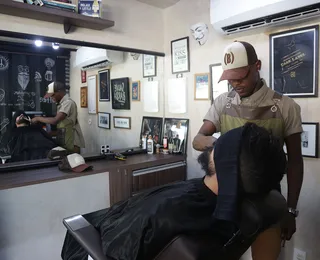 Governo determina ‘corte de cabelo apropriado’ e proíbe moicano