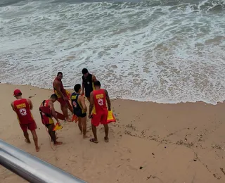 Adolescente desaparece após se afogar na Praia de Amaralina