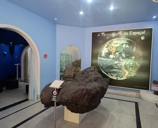 É possível tocar em meteoritos na Bahia! Saiba onde viver experiência única