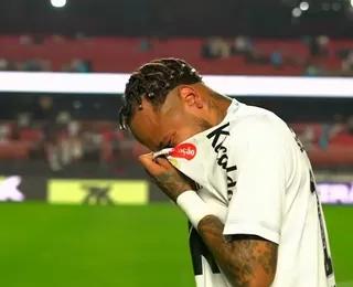 Neymar deixa campo chorando após sofrer maior goleada da carreira