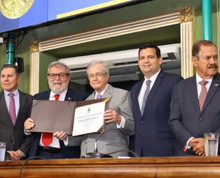 Jurista Roberto Rosas recebe Medalha Thomé de Souza da Câmara de Salvador