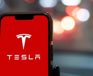 Robotáxi? Tesla lança serviço com motoristas em teste nos EUA
