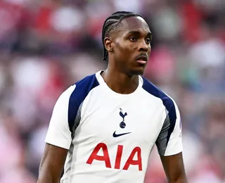 Tottenham denuncia ataques racistas contra atacante após Supercopa