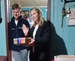 "Chá revelação": mulher expõe traições do marido em reunião de família