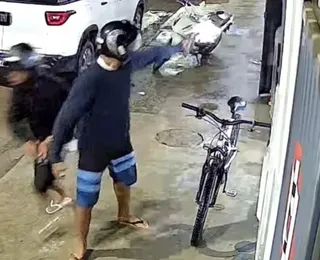 Vídeo: câmera de segurança registra execução de homem em barbearia