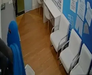 Vídeo: Homens usam lençóis na cabeça para furtar televisão na Bahia