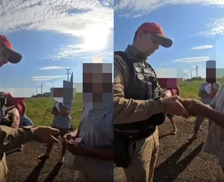 Vídeo: caminhoneiro é preso ao tentar subornar policiais com R$ 70