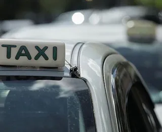 Taxista cobra R$ 30 mil de argentino por viagem de R$ 30: "Gorjeta"