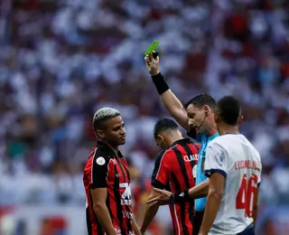 Vitória está no top-3 de times que mais recebem cartões no Brasileirão