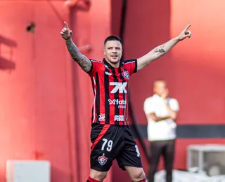 Vitória vence o Bragantino, encerra jejum e deixa o Z-4 do Brasileirão