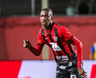 Zagueiro da base volta a treinar dois meses após cirurgia no tornozelo
