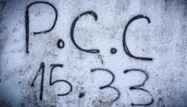Polícia acha R$ 65 mil em saco de lixo em operação contra vereador ligado ao PCC