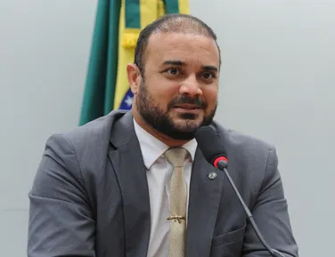 Capitão Alden sofre acidente e avalia Carnaval: "Esperar recuperação" - Imagem