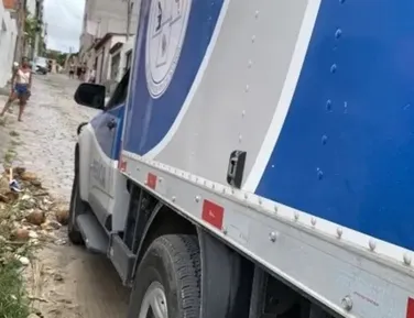 Homem é morto a tiros enquanto aguardava ônibus em Dias d’Ávila - Imagem