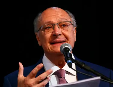 Alckmin condiciona fim da escala 6x1 a debate sobre setores específicos - Imagem