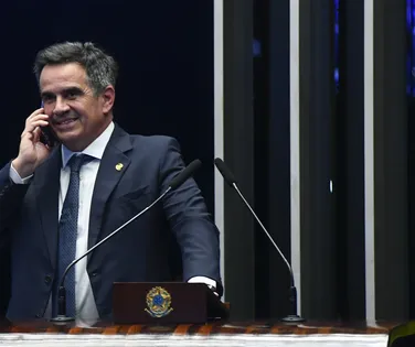 Ciro Nogueira encontrou Lula e ofereceu afastar PP de Flávio - Imagem