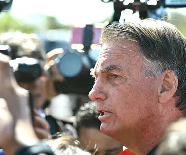 Ministros de Lula defendem domiciliar para Bolsonaro: "Coerência" - Imagem