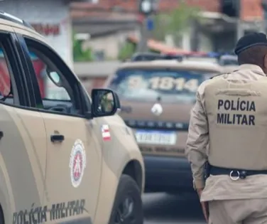 Mulher embriagada é presa depois de tentar subornar policiais - Imagem