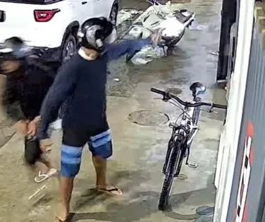 Vídeo: câmera de segurança registra execução de homem em barbearia - Imagem